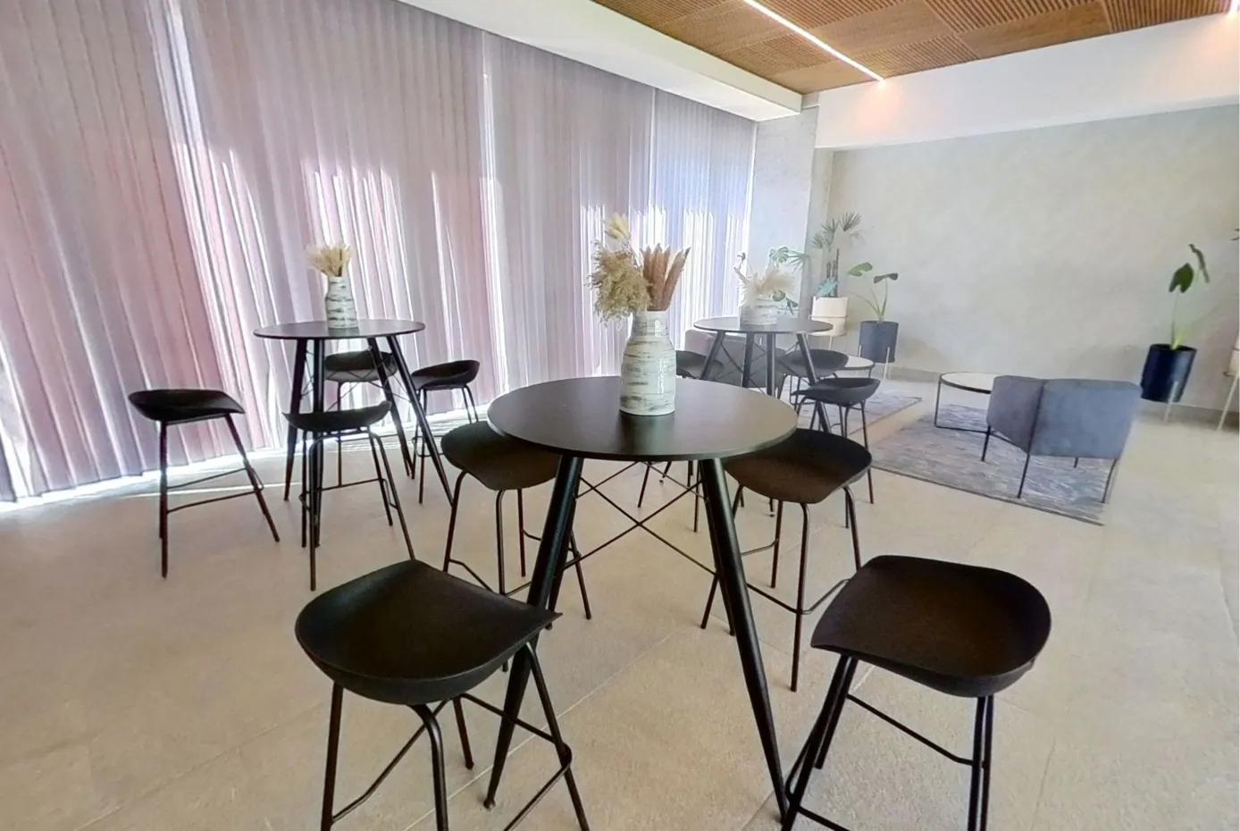 Party room at Smart Rent Pablo Neruda