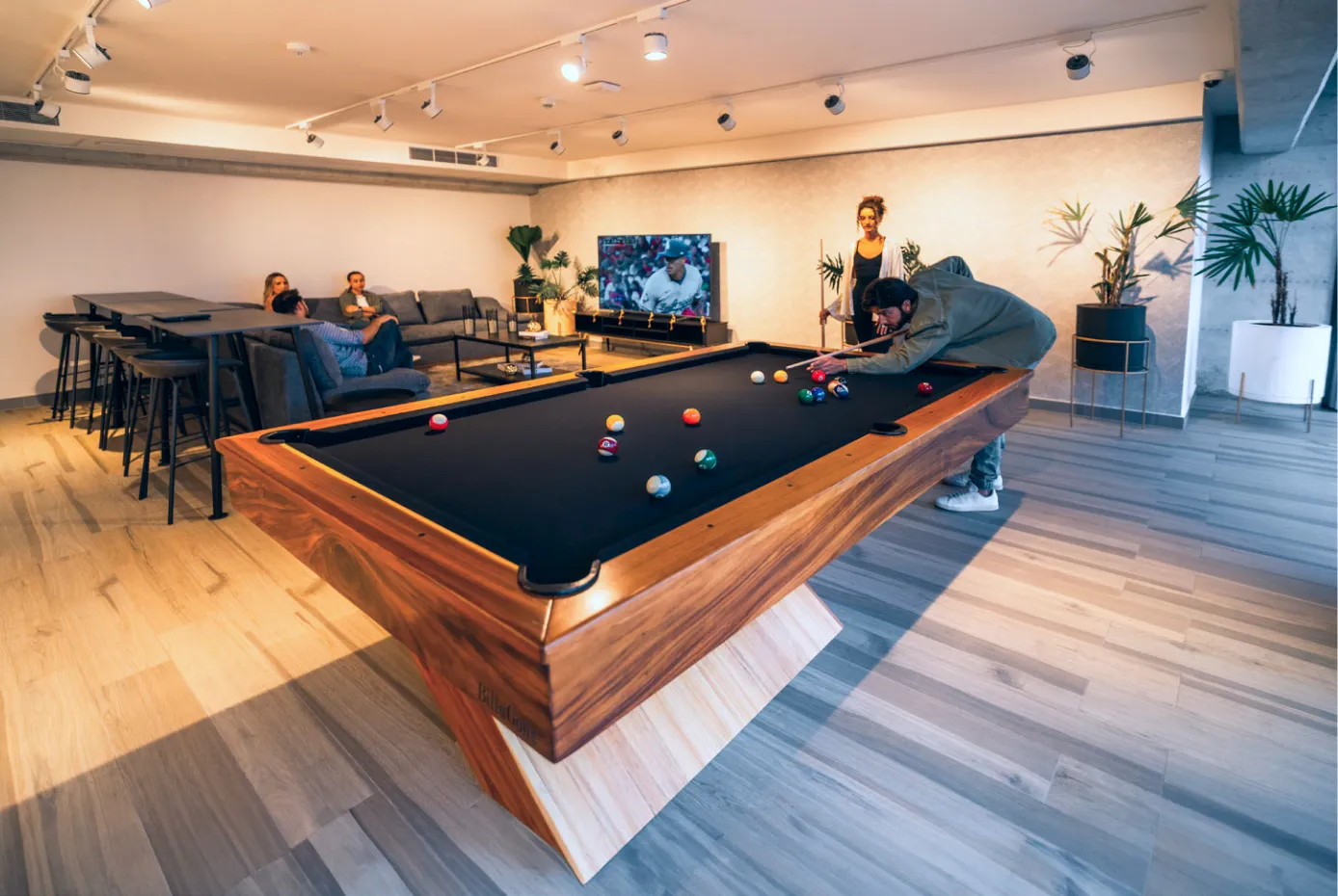 Game room at Smart Rent Pablo Neruda