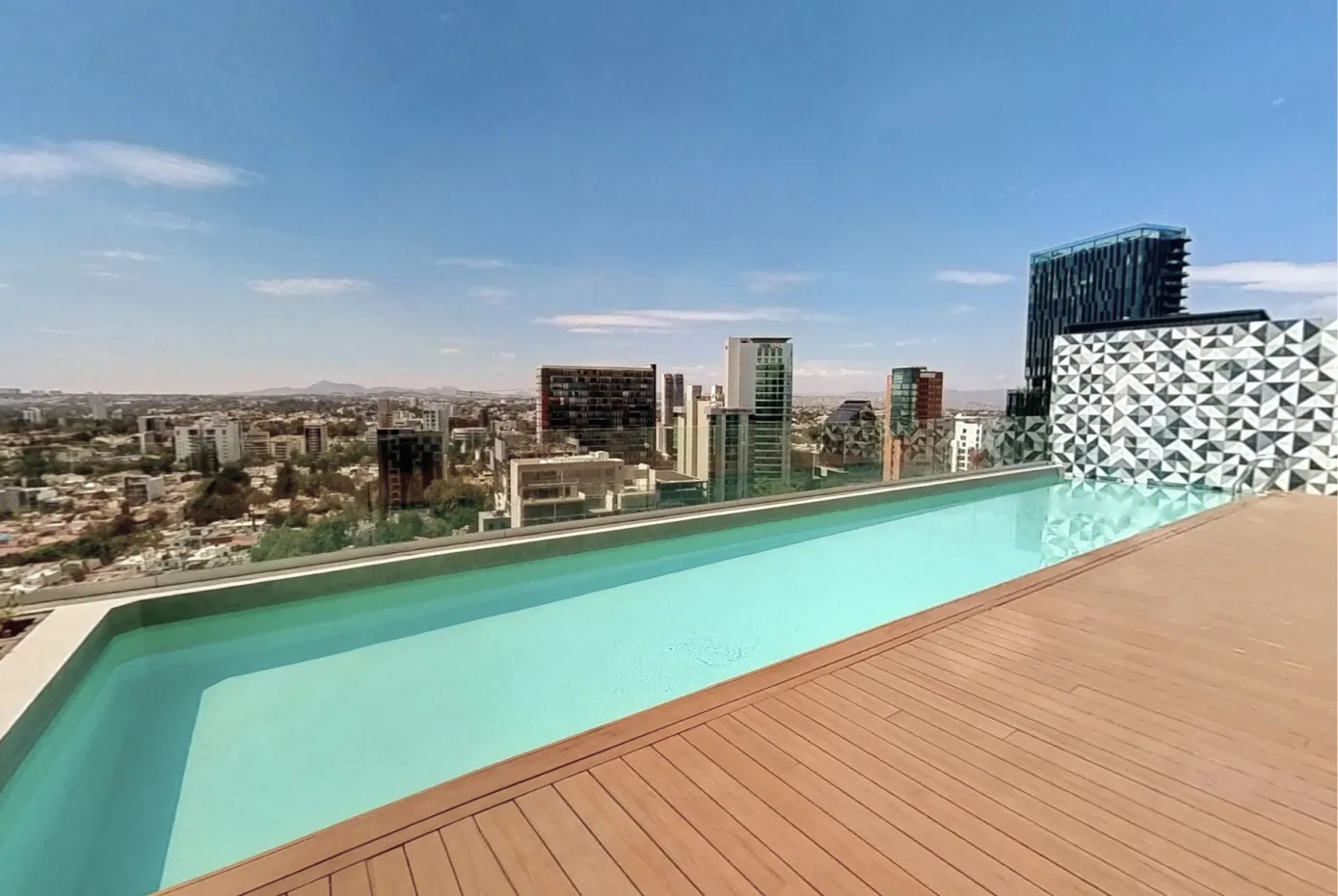 Pool at Smart Rent Pablo Neruda