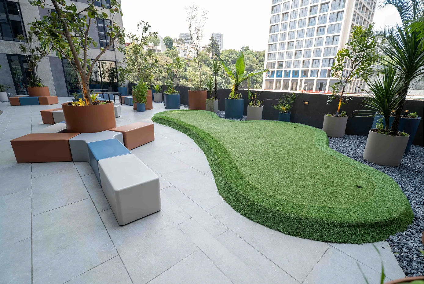 mini golf at Smart Rent Interlomas